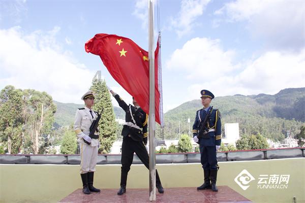 女生一个人住，该不该跟男邻居有过多来往？需要注意些什么呢？游戏画面